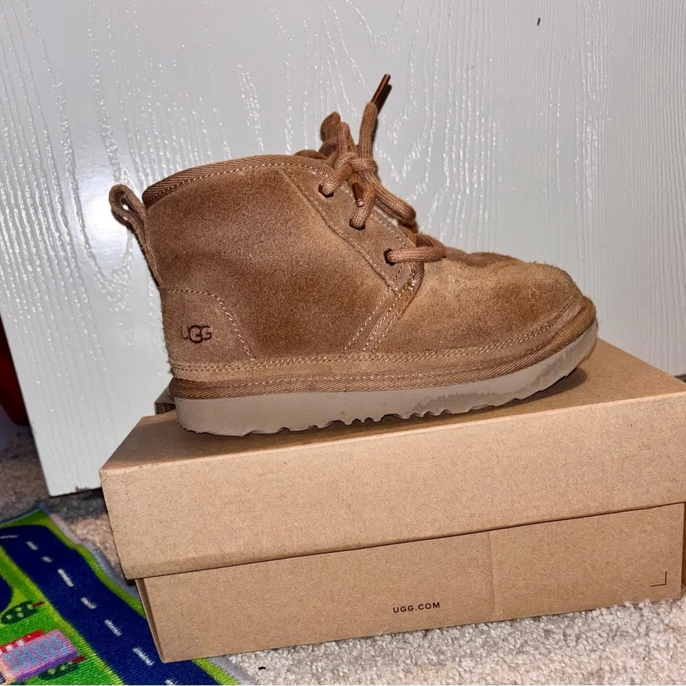 Children Unisex Boots UGG Kids Neumel II (Toddler/Little Kid) SIZE 12 PRE-OWNED